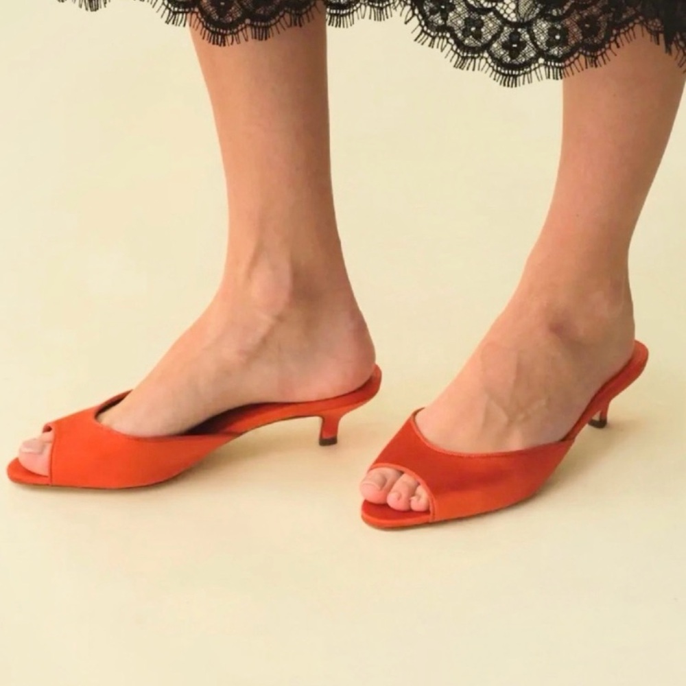 BN Doen Callie Mule in Fuego Satin, Size 38